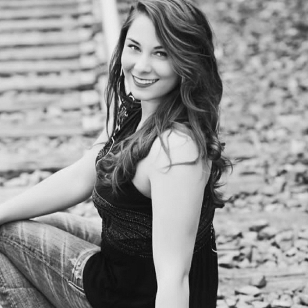 Meet your Posher, Courtney